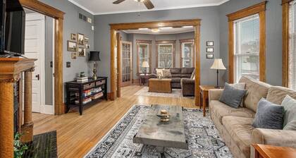NEW 1st Floor Victorian Flat in Downtown Kalamazoo