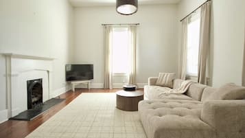 TV connectée, cheminée