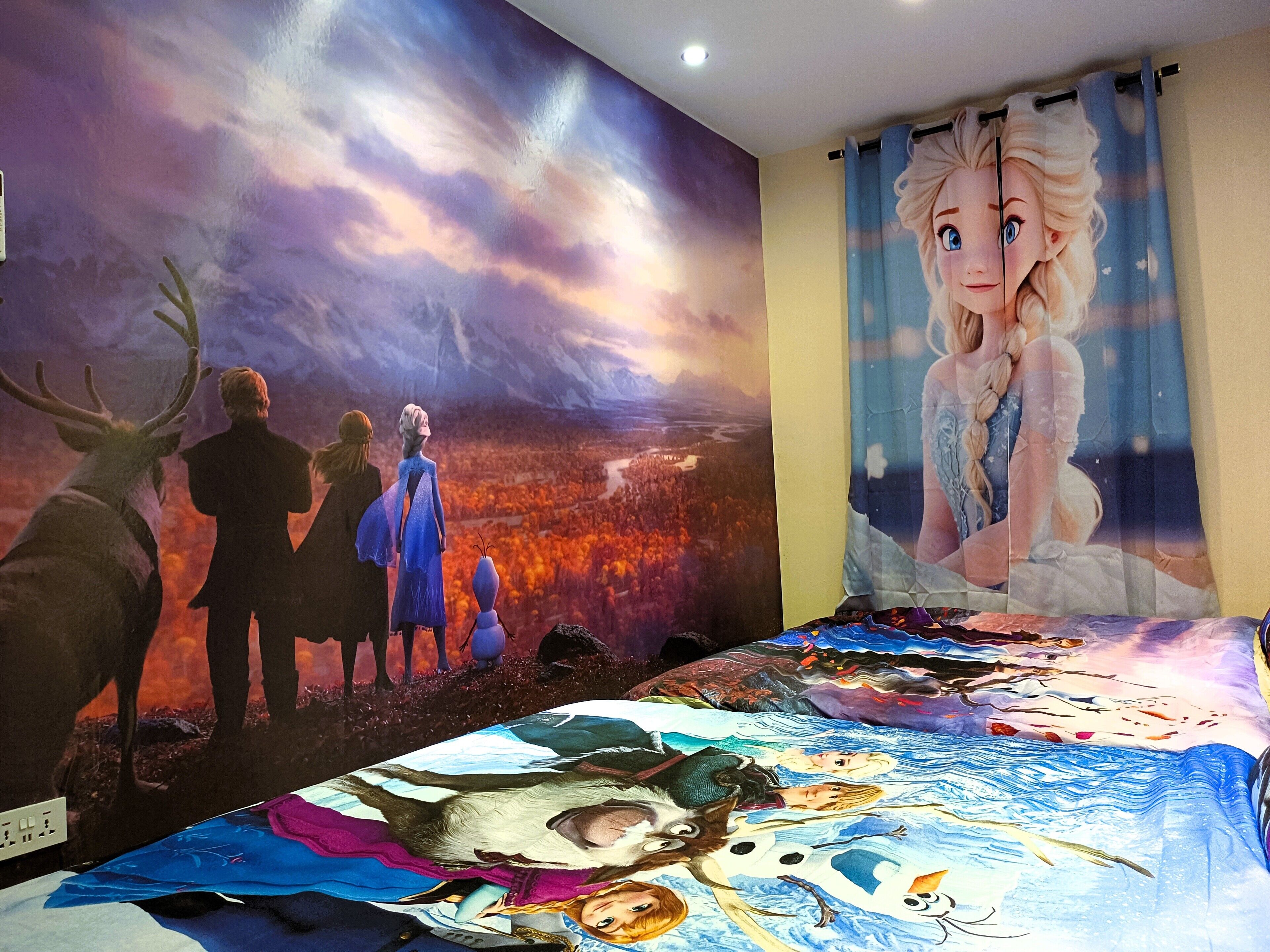 3 多间卧室、办公桌、WiFi、床单