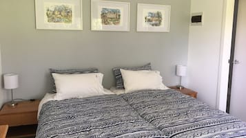 1 bedroom, WiFi, bed sheets