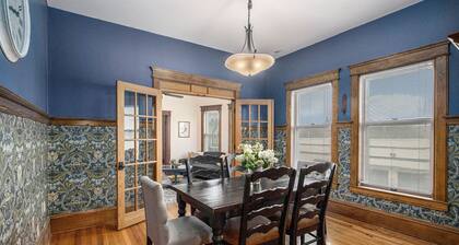 NEW Charming 2nd Floor Victorian Flat in Downtown Kalamazoo