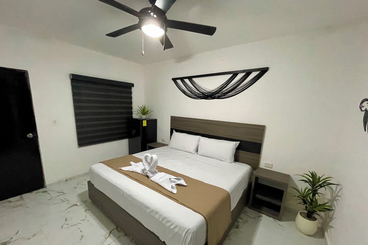 Deluxe Suite, Garden View | 1 bedroom, free WiFi, bed sheets