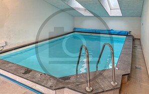 Unclassified image, 4 of 9, button