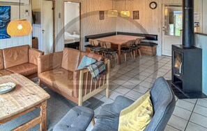 Unclassified image, 5 of 10, button