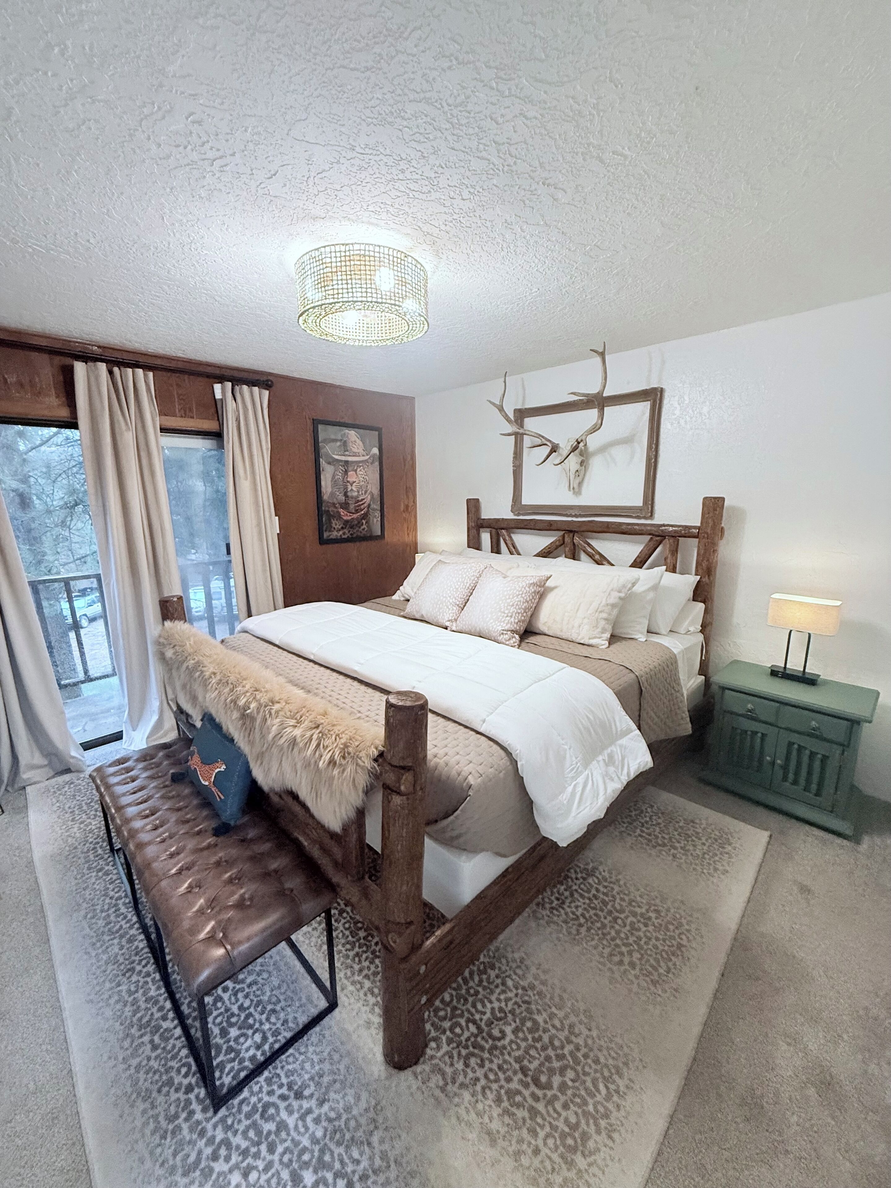 2 bedrooms, desk, travel crib, free WiFi