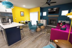 TV, fireplace