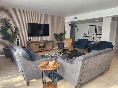 Beautiful 4-bedroom home quietly tucked away in a charming Tucson neighborhood!