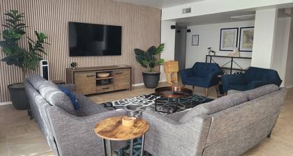 Beautiful 4-bedroom home quietly tucked away in a charming Tucson neighborhood!