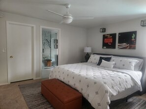 4 habitaciones, tabla de planchar con plancha, wifi y ropa de cama 