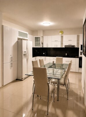 Family Apartment, 2 Bedrooms | Dining room - Casa Alom  (Cali)