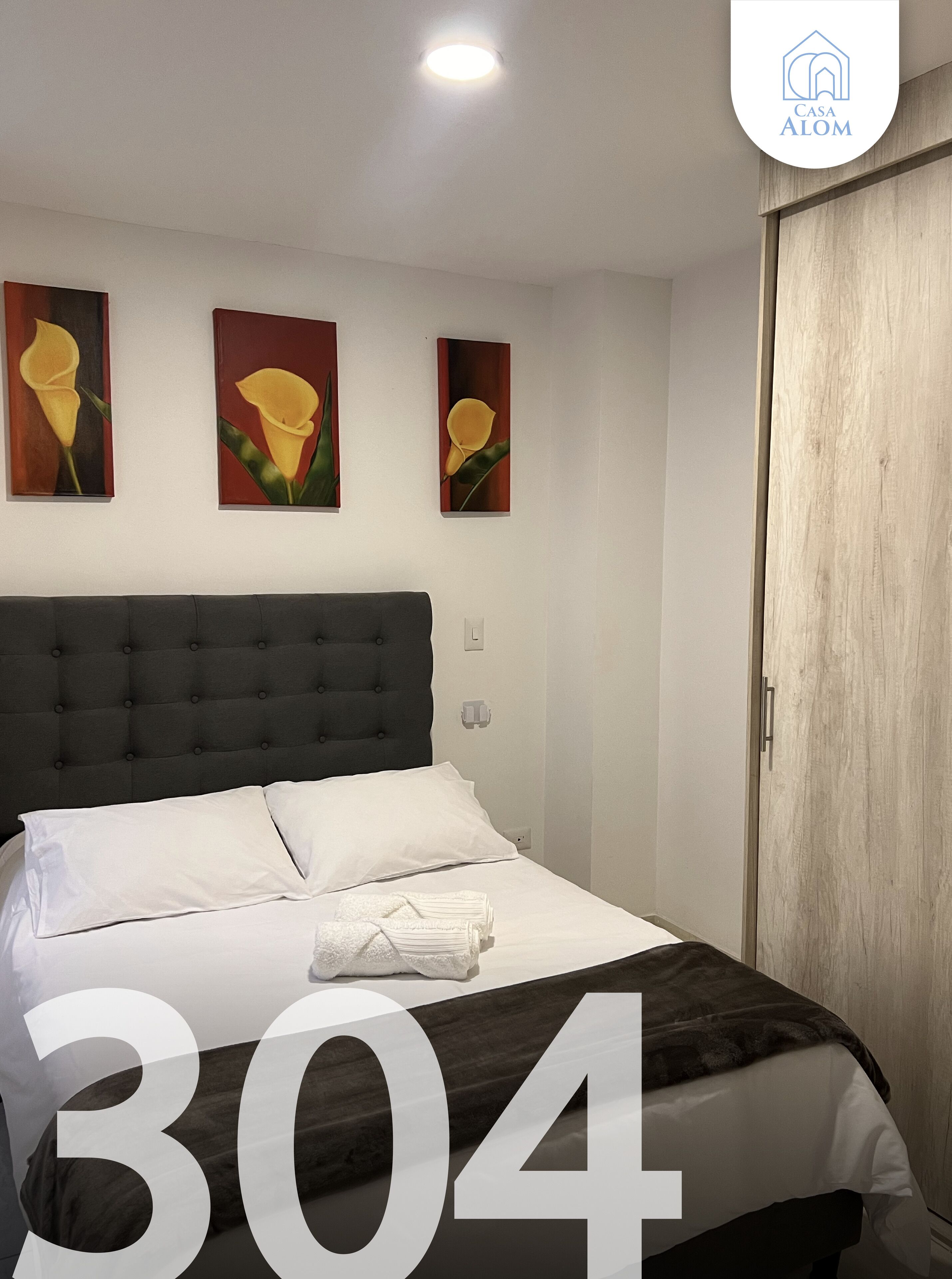 Traditional-Doppelzimmer | Hochwertige Bettwaren, Schreibtisch, laptopgeeigneter Arbeitsplatz