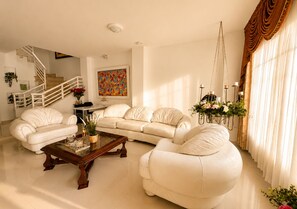 Reception - Casa Alom  (Cali)
