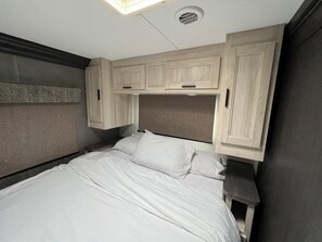 1 habitación, wifi y ropa de cama