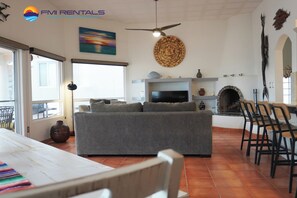Smart TV, fireplace - 4 Bed 2.5 Bath Casa Sirena By FMI Rentals (Puerto Peñasco)