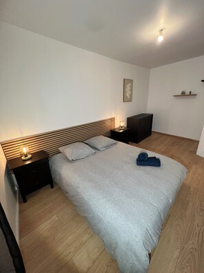4 chambres, fer et planche Ă repasser, Wi-Fi, draps fournis