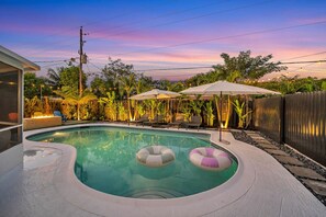 Unclassified image, 5 of 35, button - Peace, Pool, Golf & Sunshine • 15 Min to Beach (Plantation)