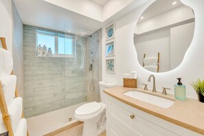 Hair dryer, towels - Peace, Pool, Golf & Sunshine • 15 Min to Beach (Plantation)