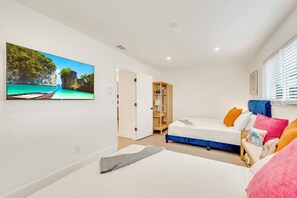 3 bedrooms, iron/ironing board, free WiFi, bed sheets