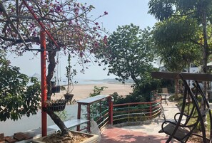 Terrace/patio - Homestay nha go Lan Anh (Thanh Thuy)