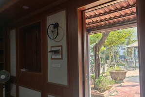 Comfort Chalet, Lake View | 1 bedroom, Frette Italian sheets, premium bedding, free WiFi