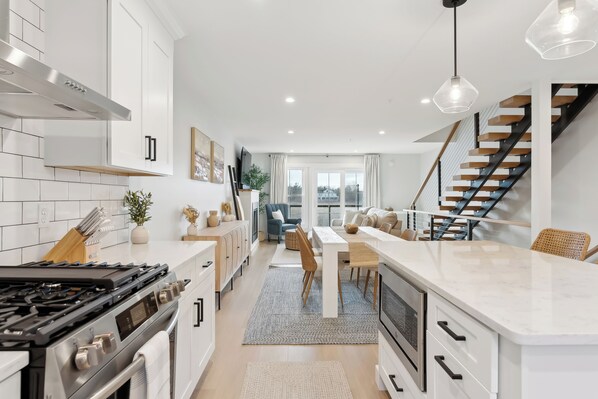 Interior - Charming 2-bedroom condo across the street from the shores of Old Orchard Beach (Old Orchard Beach)