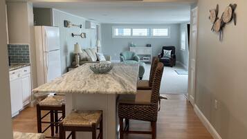 Télévision, table de tennis de table