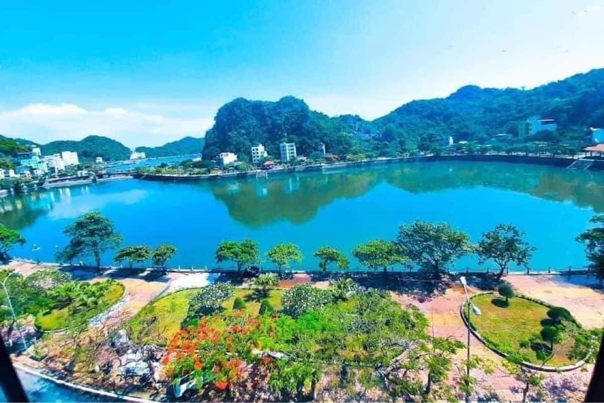 Panoramic Quadruple Room, Lake View | Soundproofing, free WiFi