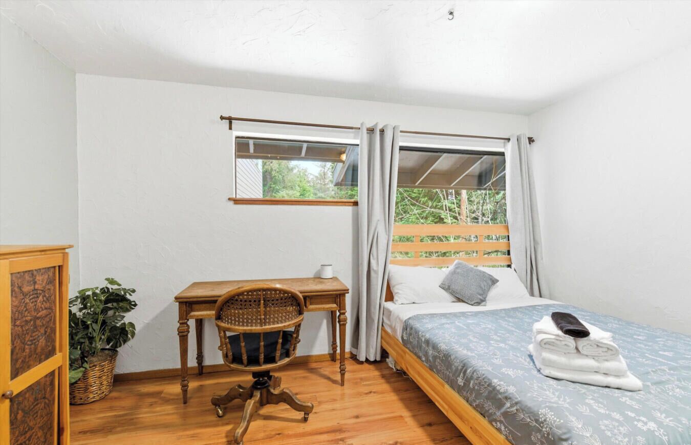 3 habitaciones, escritorio, wifi y ropa de cama 