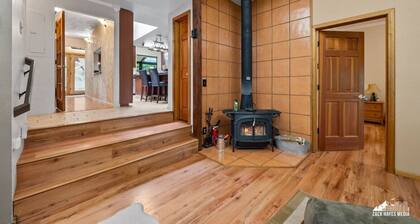 Girdwood Retreat minutes from trails&slope 3BR 2BA