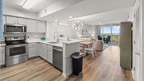 Coffee/tea maker, fridge, microwave, oven - Stunning Coastal Condo | Private Beach & Water Views | Daily VIP Excursions (Fort Walton Beach)
