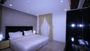 Iron/ironing board (on request), WiFi (free), individually decorated - Arwa suites (Dammam)