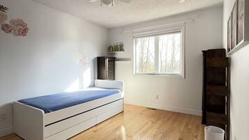 4 chambres, bureau, Wi-Fi, draps fournis