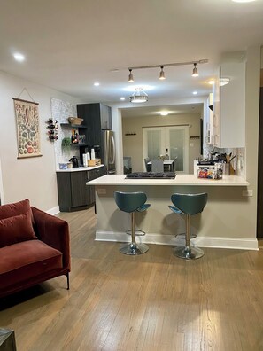 Interior - Charming 3-bedroom 2-bathroom loft in Oak Park (Oak Park)