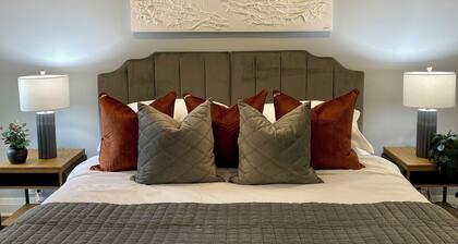 Charming 3-bedroom 2-bathroom loft in Oak Park