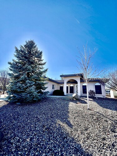 Spacious Prescott Home w/Fenced Yard & Central Loc