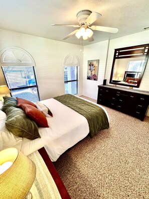 3 bedrooms, desk, iron/ironing board, free WiFi