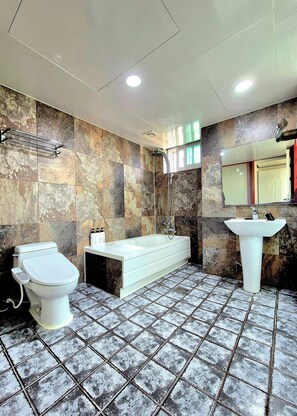 Basic Double Room, City View | Bathroom