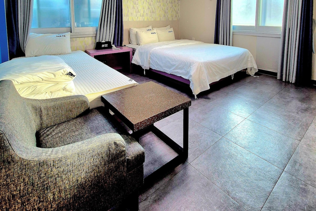 Basic-Zweibettzimmer, Stadtblick