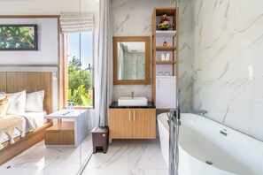 3 bedrooms, iron/ironing board, WiFi, bed sheets - Villa Sun Lila (By JB Villas) (Seminyak)