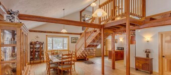 Campton Log Cabin- Close to it all!