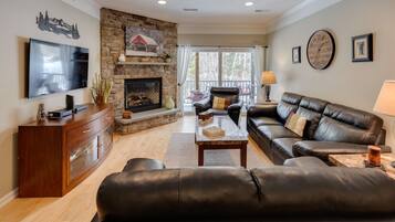 Televisie en een open haard