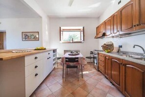 Fridge, microwave, oven, stovetop - Sun House (Monte di Procida)