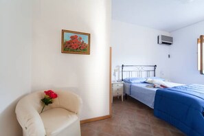 3 عدّة غرف نوم وسرير سفر وواي فاي وملاءات أسرّة