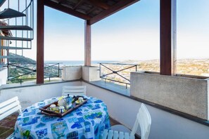 تناول الطعام بالخارج