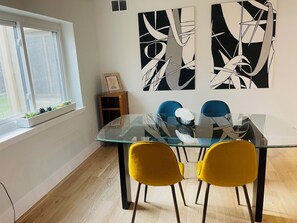Dining - Charming Cozy Modern 2-Bedroom condo (Columbia)