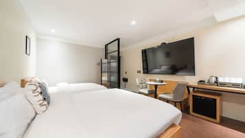 Deluxe Twin Room | 1 bedroom, desk, laptop workspace, free WiFi