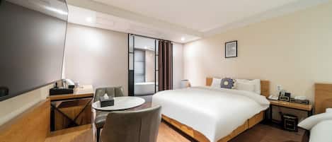 Deluxe Twin Room | 1 bedroom, desk, laptop workspace, free WiFi