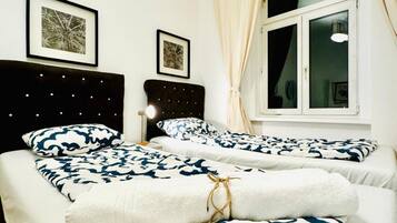 5 bedrooms, bed sheets