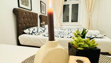5 bedrooms, bed sheets
