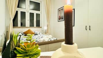 1 slaapkamer, een bureau, wifi, beddengoed